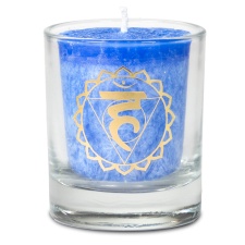 Naturaalne lõhnaküünal klaasis "Kurgukeskus 5. chakra – ENESEVÄLJENDUS" 4,5x4 cm kinkekarbis